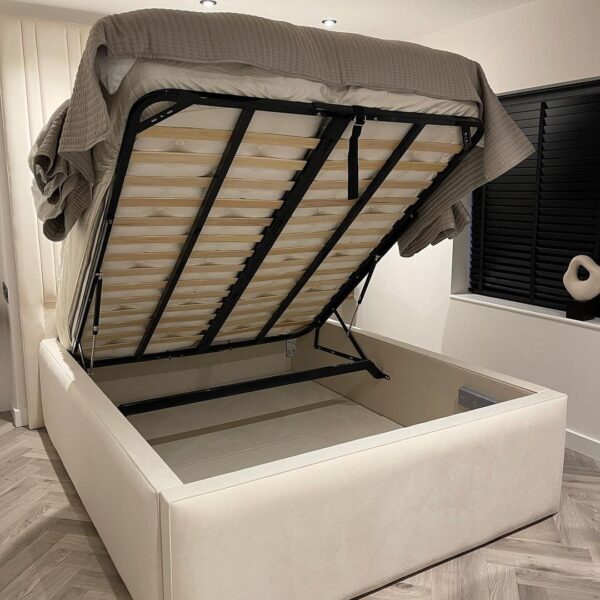 Highland Haven Designer Bed: Storage Solutions