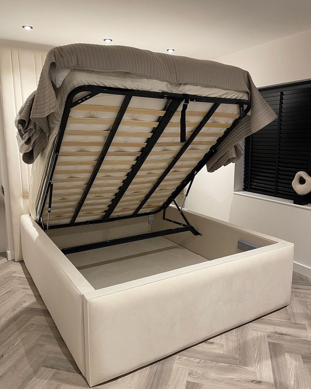 Highland Haven Designer Bed: Storage Solutions