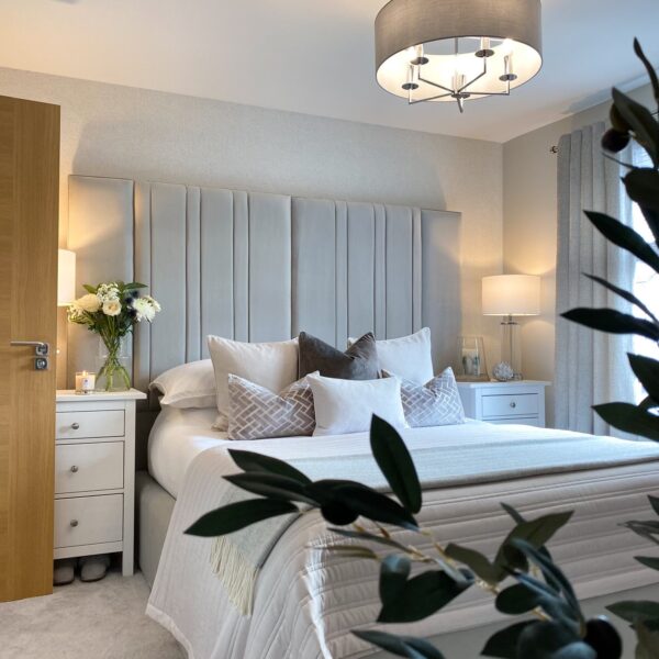 Highland Haven Designer Bed: Storage Solutions
