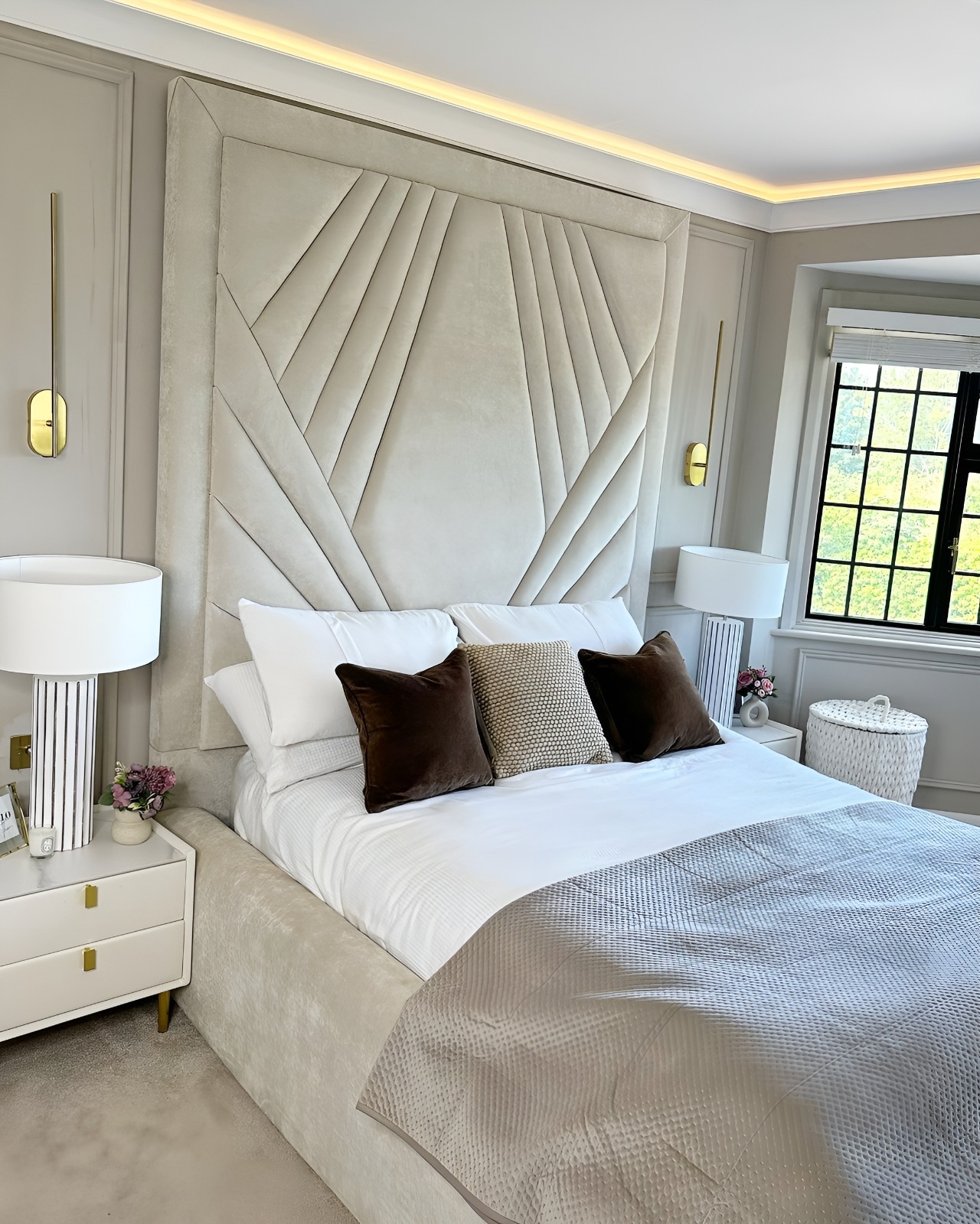Ray Ottoman Storage Bed: Bedroom Furniture