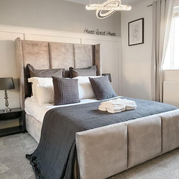 The Elite Storage Bed: Contemporary Platform with Storage