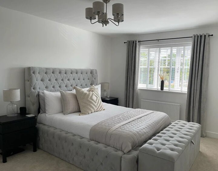 Diva Ottoman Storage Bed: Storage Solutions
